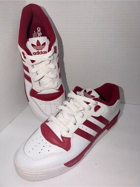 adidas Rivalry Low Sneakers – Men’s Size 8